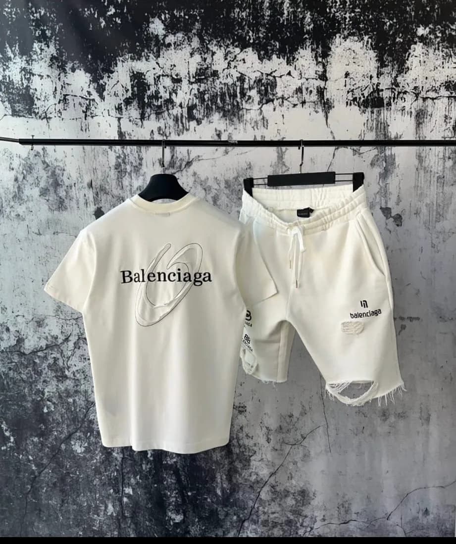 COMPLETO BALENCIAGA DISTRESSED T-SHIRT SHORTS